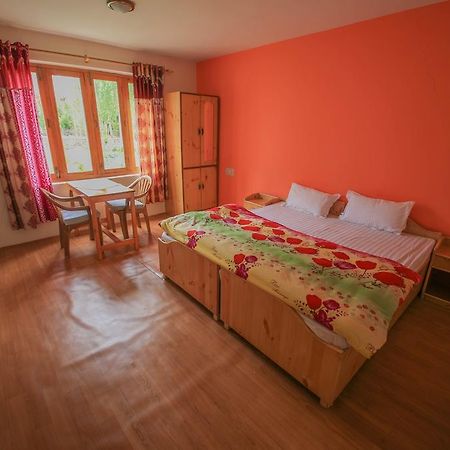 Tsetan Guest House Leh Exterior foto