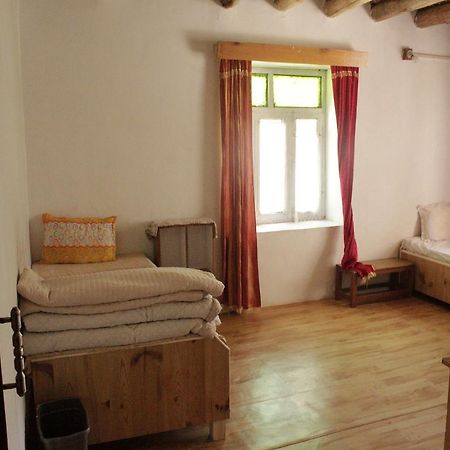 Tsetan Guest House Leh Exterior foto